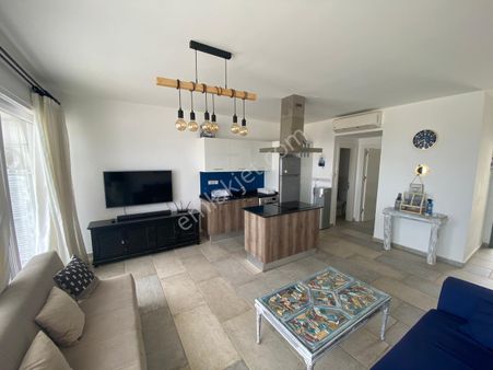 Esentepe Palm Bay'de Denize Sıfır 1+1