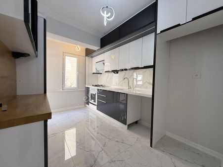 🔴🔴 Güç Gayrimenkul'den Akçay'da Ön Cephe Ara Kat İçi Full Yapılı Lüx Satılık 2+1 Daire