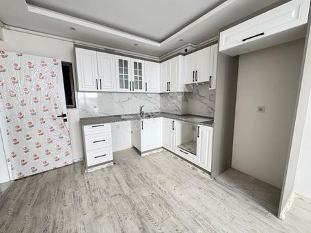 Zeki Emlak'tan Muradiye'de 2+1 Açık Mutfak Satılık Daire
