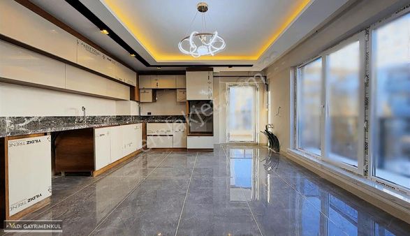 Vadi'den Karakayada - Sıfır - Ara Kat - E.banyolu - Geniş - 3+1