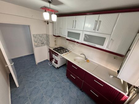 Tuna'dan Özgürlük Cad.üzeri 2+1 Y.giriş Kiralık Daire