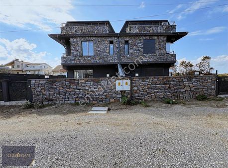 Sakarya Kocaali Alandere Mahallesinde 3+1 Bahçeli Villa