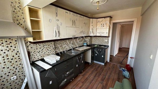 Bayraklı Emek Mahallesinde 3+1 Avantajlı Satılık Daire