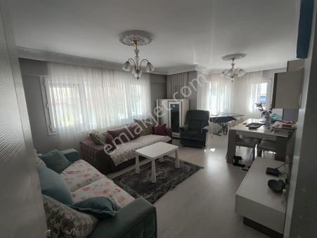 Ekonomi Üniversitesi Yakını Asansörlü Lüks Yapılı Arakat Daire