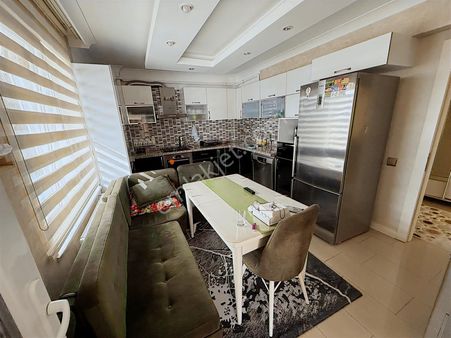 Çankaya Akpınar'da Cadde Üstü Satılık Ara Kat 185m2 3+1 Daire