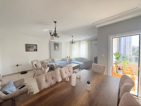 Prestijden Cumhuriyet'te Site İçi Asansörlürlü 3+1 Daire