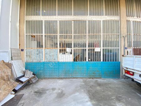 Kuşadası Adasan Sanayi Sitesinde 200m2 3 Katlı Yatırımlık Dükkan!