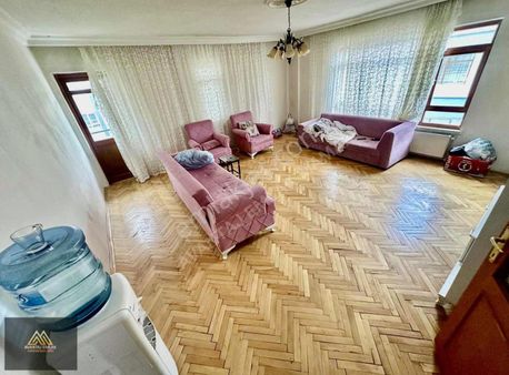 Avantaj'dan Yeşilbayır'da Cadde Üzeri Harika Konumlu Katta 3+1