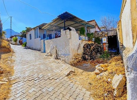 Datça Karaköyde Satılık Köy Evi Elektrik Su Hazır, Deniz 2 Km