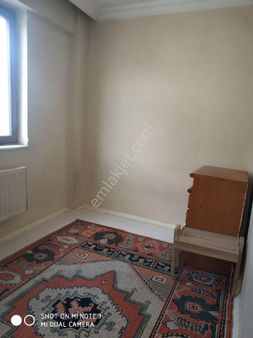 Güllük Mahallesi'nde Kiralık Ara Kat 1+1 Kısmi Eşyalı