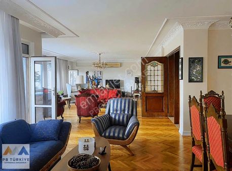 Moda'da Lebi Derya Deniz Manzaralı Prestijli Ferah Daire