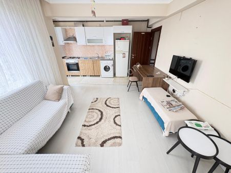 Marmara'dan Cem Evi Arkasında 1+1 Geniş Eşyalı Daire