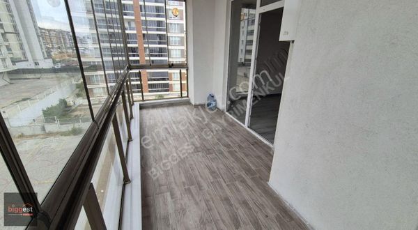 Çorlu Şeyhsinan Mah. Ana Cadde Üzeri Site İçi 2+1