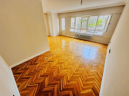 Yatırım'dan Bostancı'da Prestijli Yapıda Katta Ayrı Mutfak 3+1