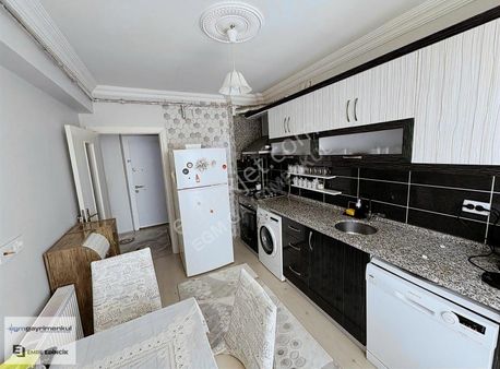 [egm Gayrimenkul] Çamlıca'da Köşebaşı Bakımlı 2+1 Satılık Daire