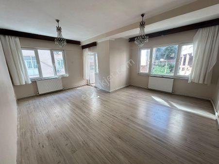 Aydın Team'den Eyüpsultan Sitesinde 2+1 90m2 Balkonlu Kiralık Daire