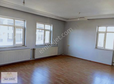 Kiralık 2+1 Geniş İçi Boyalı Temiz Daire