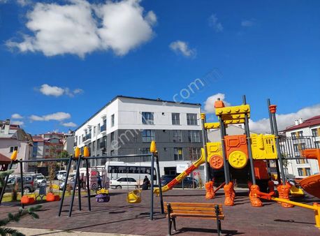 Meydana 5 Dk Yürüme Mesafesinde Sıfır Kiralık Daire