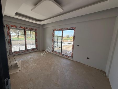 Bal Gayrimenkul-torbalıda Olimpik Havuzlu Geniş Ferah 1+1 Daire