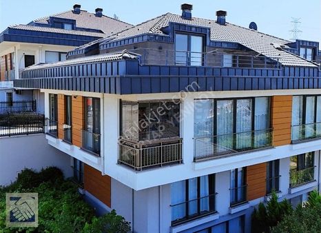 Sarıyer'de 1 Saray: Çatı Dubleksi, 2 Kapalı Otopark, 280 M2, 4+1