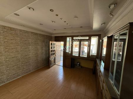 Rıza Acar'dan Kentkoop Mahallesi Girişim Çarşısında 25 M² Kiralık Dükkan