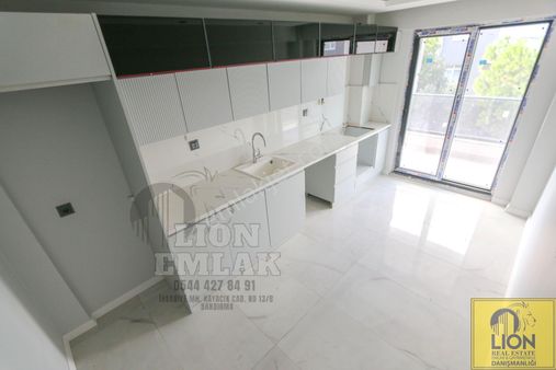 Bandırma İhsaniye'de Üç Cepheli,üç Balkonlu Satılık Lüks 3+1 Daire