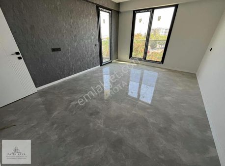 Rotadan Şemiklerde Cadde Üzerinde 2+1 Daire