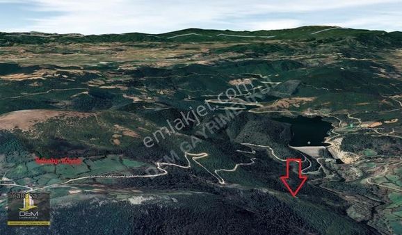 Çanakkale Kaz Dağları Bölgesinde Gönen Barajı Manzaralı Tarla