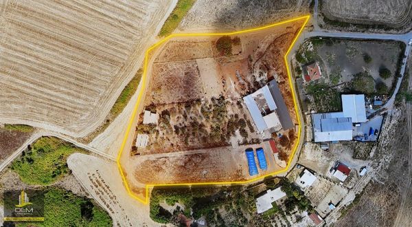 Arnavutköy Baklalıda Caddeye 2. Parselde 4720m2 Hisse