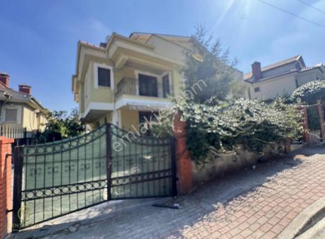 Gümüştepede Prestijli Sitede Geniş Aile Villası Century 21 Ewa