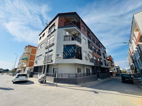 Kuşadası Davutlar’da Yeni Yapı Ara Kat Satılık 2+1 Sıfır Daire