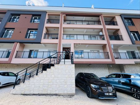 Kuşadası Güzelçamlı’da Otoparklı Satılık 2+1 Bahçeli Daire