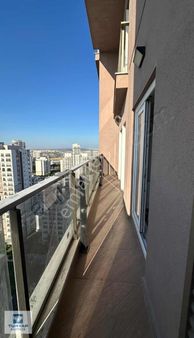 Avrupark Hayat Balkonlu 1+1 Boş Satılık Daire