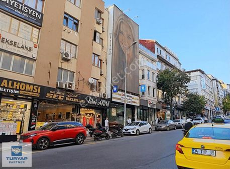 Akdeniz Caddesinde Satılık 1 Kat Temiz Asansörlü Daire