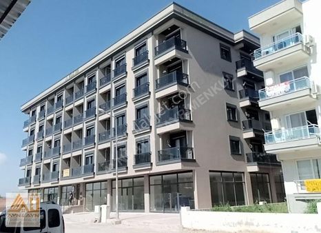 Menemen Seyrekre Merkezde Satılık 1+1 Daire.