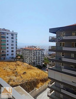 Çiğli Atatürk Mahallesi'nde Kiralık 2+1 Daire