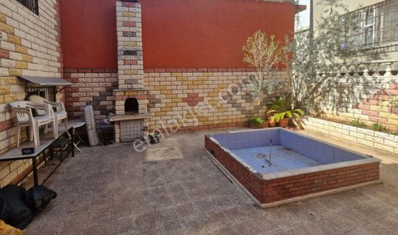 İz Gayrimenkul'den Çok Uygun Fiyatlı Kiralık Dublex Daire.