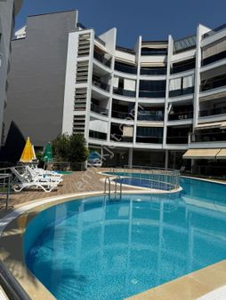 Kuşadası Ege Mahallesinde Muhteşem Residansta Arakat 3+1 130m2