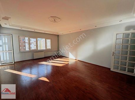 Maltepe Altayçeşme'de Site İçinde Çok Geniş Kiralık 3+1 Daire