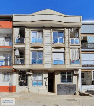 Ege Üniversitesi Kampüsü Arkasında Doğalgaz Kombili 3+1