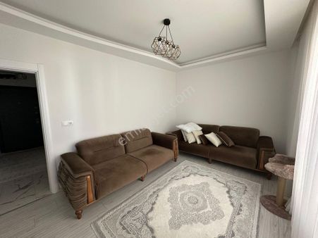 Zübeyde Hanım Caddesinde Satılık Full Eşyalı Daire