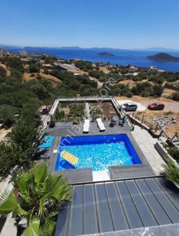 Çandarlı Bimeykoda Havuzlu Ful Eşyalı Devamlı Kiralık Lüks Villa