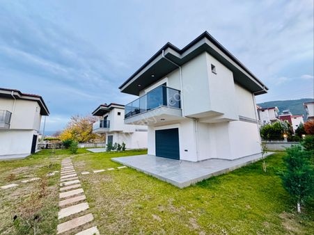 Kuşadası Güzelçamlı’da Tek Müstakil Ortak Havuzlu Satılık 3+1 Sıfır Villa