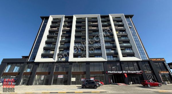 Acc Homes'tan Ikea,metro Yanı Plaza'da Arakat Kiralık 1+1 Ofis