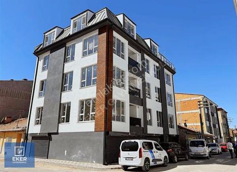 Eker'den Özel Garajlı, Gazi Yakup Satar Caddesi Yakını 1+1 Daire