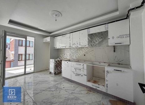 Eker'den Ertaş Tranvay Durağınının Dibinde Sıfır 2+1 Daire