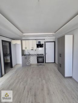 Gültepe'de 1+1 Geniş Oturum Az Katlı Krediye Uygun Satılık Daire