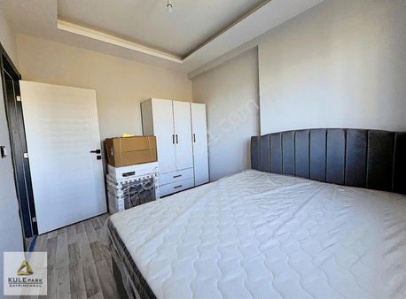 Kule Park'dan Cadde Üzeri Geniş Balkonlu 1+1 Sıfır Eşyalı Daire