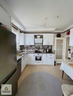 Carkıpare'de Kapalı Mutfak Cam Balkonlu Cok Genıs Sitede 3+1