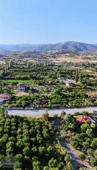 Kömeç - Emirseyit Arasında Ana Yola Sıfır 490 M2 Bahçe